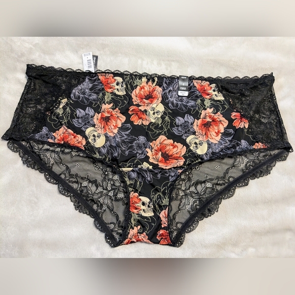 TORRID, NWT, Microfiber Mid Rise Hipster, Lace, XO Black Panty, Size 4X, Skulls - Picture 10 of 13